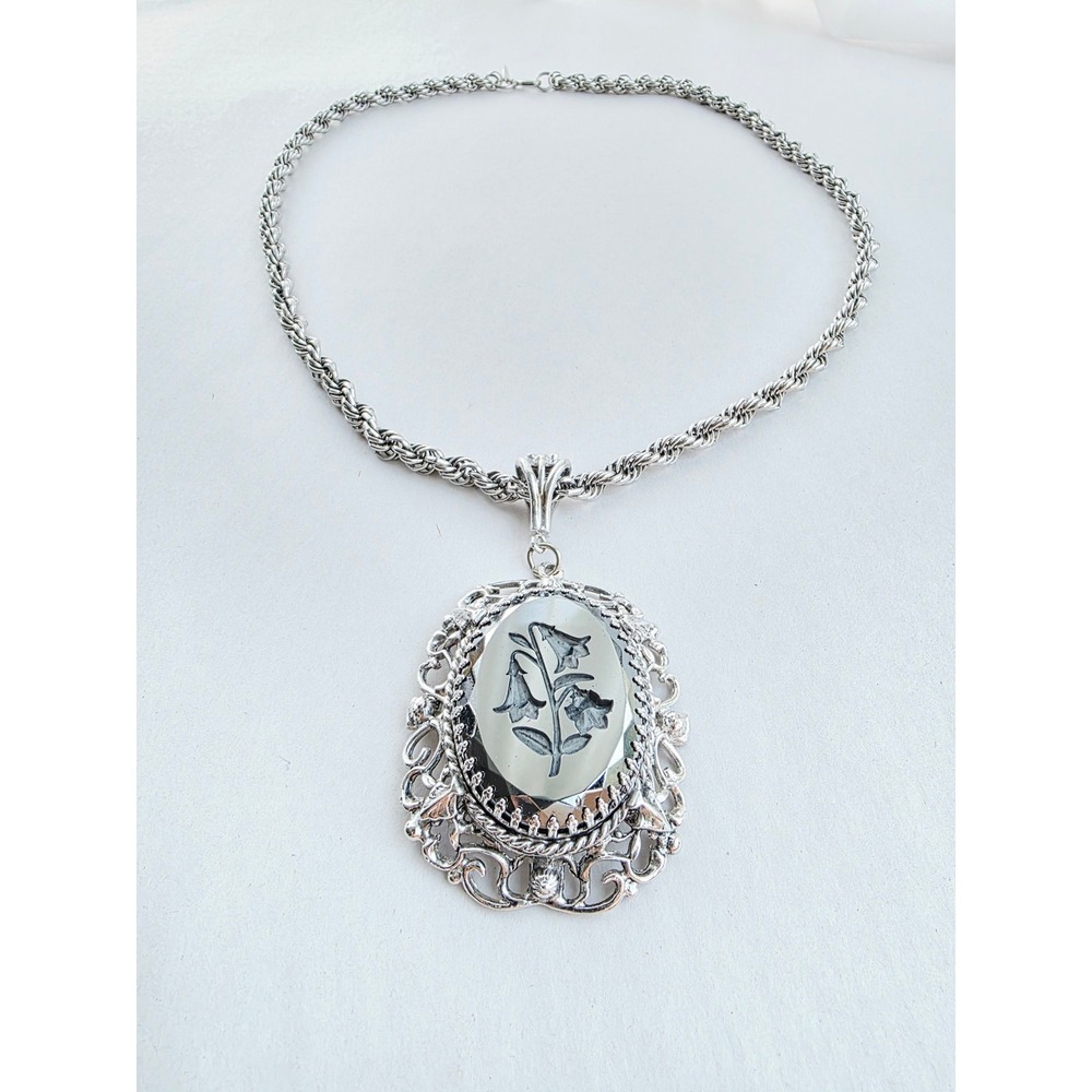 Whiting & Davis Vintage Silver Tone Intaglio Glass Floral Pendant Rope Necklace